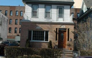 238 E 7th St, Brooklyn, NY 11218