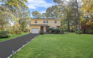 238 Pawnee Ave, Mastic, NY 11950