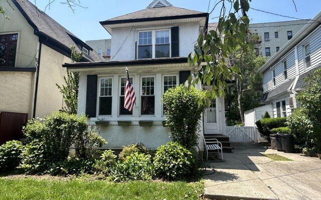 2390 E 21st St, Brooklyn, NY 11229 (House View)
