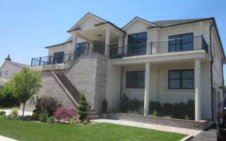 2394 Narragansett Ave, Seaford, NY 11783
