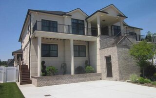 2394 Narragansett Ave, Seaford, NY 11783