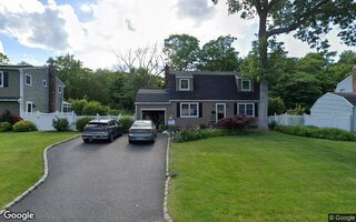 24 Crescent Pl, Smithtown, NY 11787