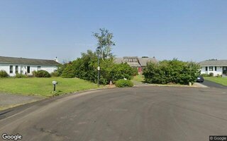 24 Kimberly Ct, Calverton, NY 11933