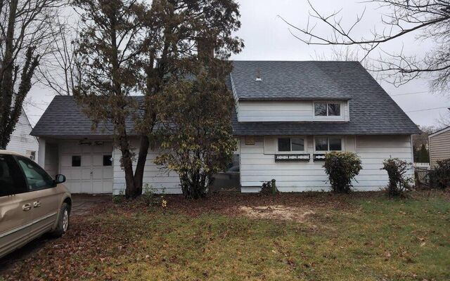 24 Rim Ln, Hicksville, NY 11801 (Yard)