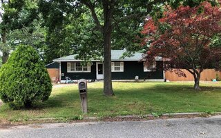 24 Strafford St, Mastic, NY 11950
