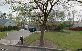 24 Sun Valley Dr, Coram, NY 11727