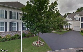 24 Yosemite Cir #16, Bohemia, NY 11716