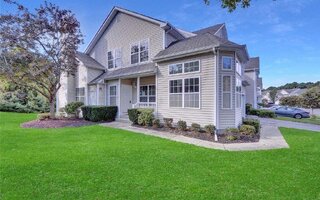 240 Kettles Ln #240, Medford, NY 11763