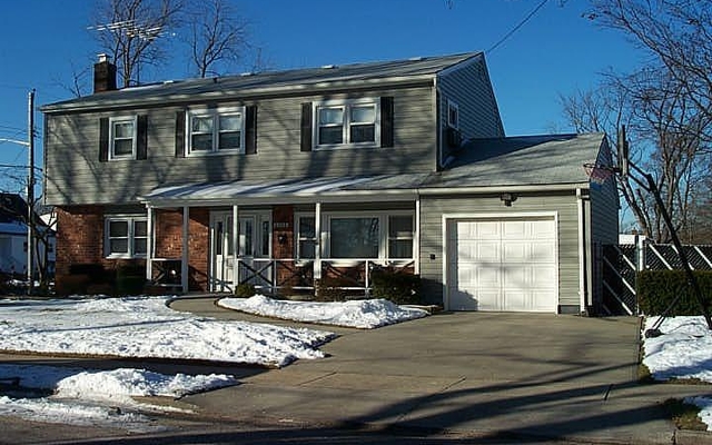 2404 Mattituck Ave, Seaford, NY 11783