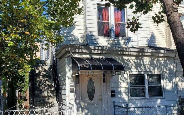 2407 Butler Pl, Bronx, NY 10461 (Porch)