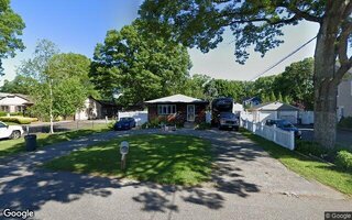 241 Pearl St, Ronkonkoma, NY 11779