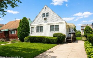 241 S Mann Ave, Staten Island, NY 10314