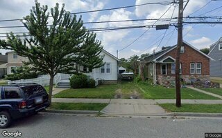 242 N Brookside Ave, Freeport, NY 11520