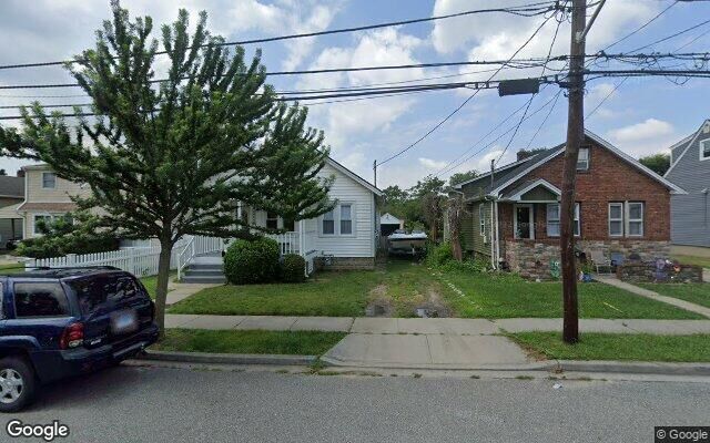 242 N Brookside Ave, Freeport, NY 11520