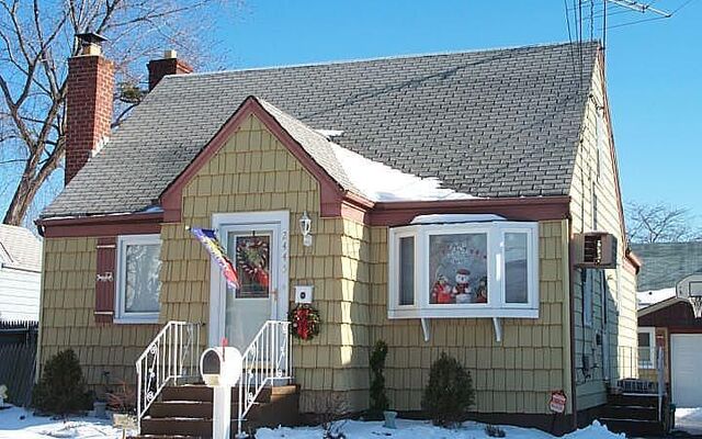 2445 Sycamore Ave, Wantagh, NY 11793