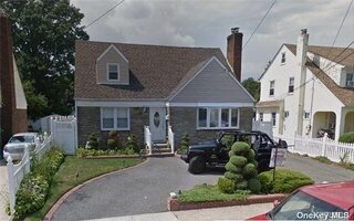 245 Perry St, Hempstead, NY 11550