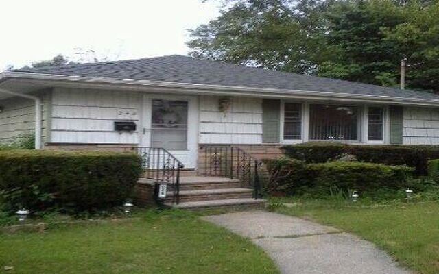 248 Kennedy Ave, Hempstead, NY 11550 (Yard)