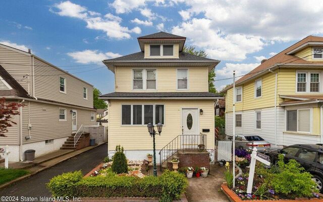 248 Wardwell Ave, Staten Island, NY 10314 (House View)