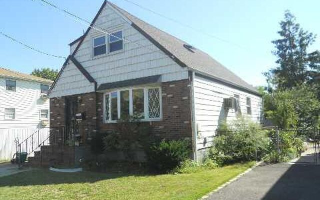 249-44 147th Rd, Rosedale, NY 11422