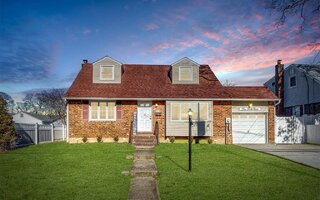 249 New Hampshire Ave, Massapequa, NY 11758