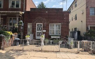 25-55 48th St, Astoria, NY 11103