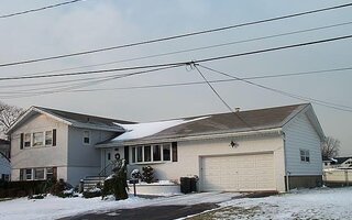 25 Club Dr, Massapequa, NY 11758