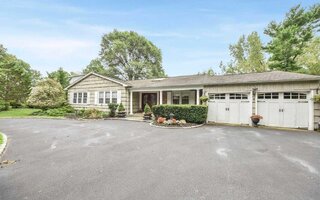 25 Eden Way, Roslyn, NY 11576