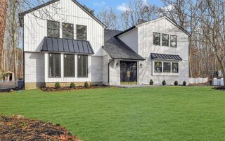 25 Florence Dr, Manorville, NY 11949