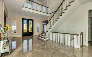 25 Keats Ln, Great Neck, NY 11023