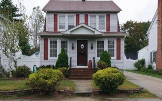 25 Ketewamoke Ave, Babylon, NY 11702
