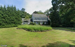 25 Little Harbor Rd, Mount Sinai, NY 11766