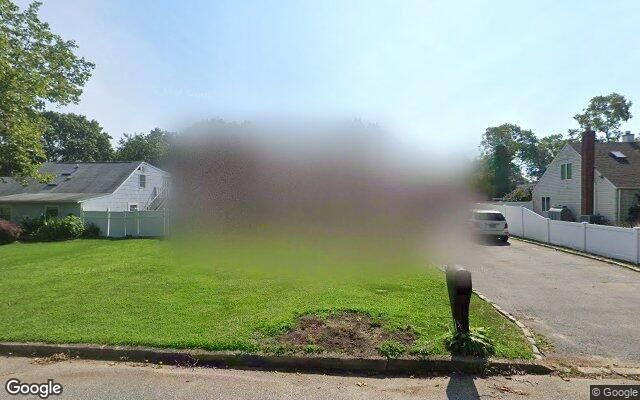 25 Matsunaye Dr, Medford, NY 11763