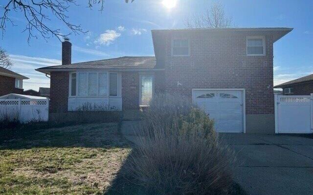 25 Myles Ave, Levittown, NY 11756 (House View)