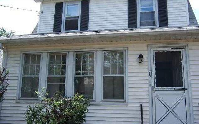 25 N 12th St, New Hyde Park, NY 11040