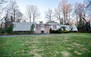 25 Sousa Dr, Port Washington, NY 11050
