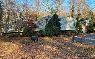 25 Sousa Dr, Port Washington, NY 11050