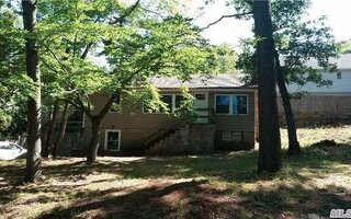 25 Tamarack Rd, Rocky Point, NY 11778