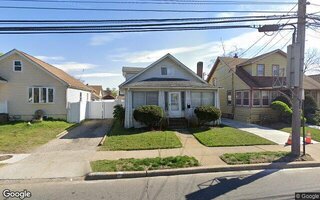 25 W Seaman Ave, Freeport, NY 11520