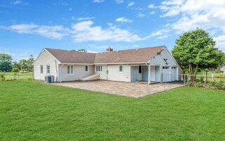 25 Watchogue Ave, East Moriches, NY 11940