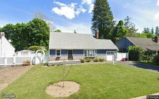 25 Wheeler Pl, Northport, NY 11768