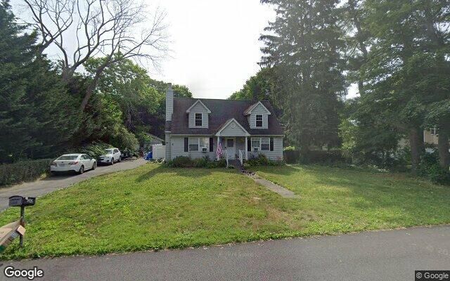2525 Locust Ave, Ronkonkoma, NY 11779