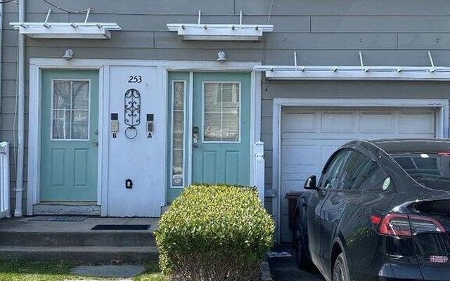 253 Beach Breeze Ln, Arverne, NY 11692 (Door)