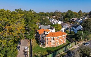 254-04 W End Dr, Little Neck, NY 11362