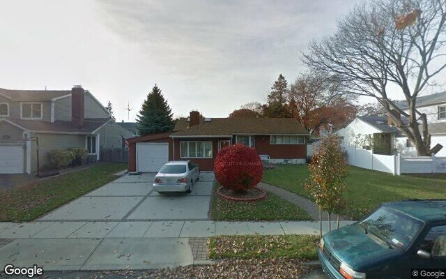 254 1st Ave, Massapequa Park, NY 11762