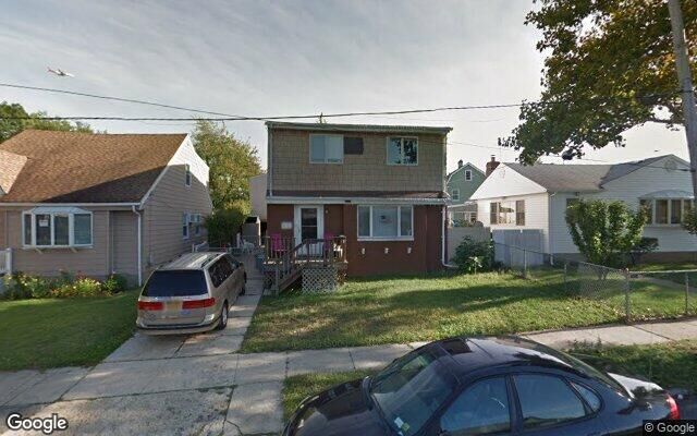 255-08 87th Rd, Floral Park, NY 11001