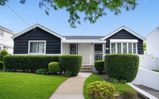 255-40 147th Dr, Rosedale, NY 11422