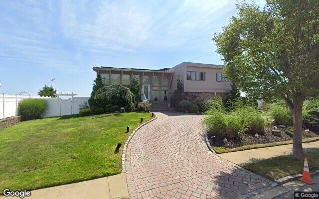 255 W Shore Dr, Massapequa, NY 11758