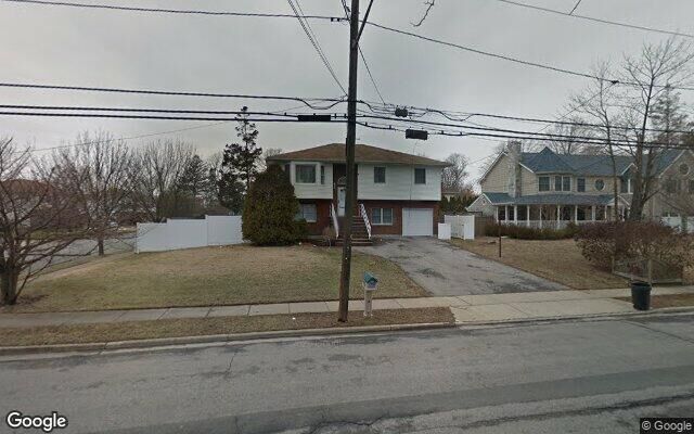 257 Clocks Blvd, Massapequa, NY 11758