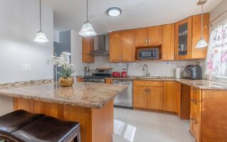 25708 147th Ave, Rosedale, NY 11422