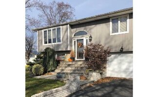 2581 Harvard Ln, Seaford, NY 11783